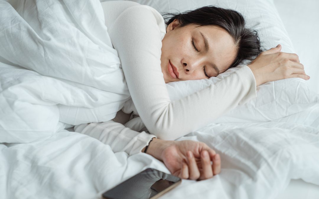 Dormir con una hernia: las mejores posturas