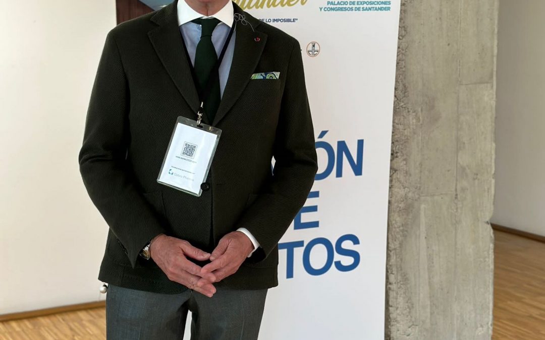 El Dr. Manuel de la Torre Gutiérrez asiste al Congreso de Neurocirugía SENEC 2023